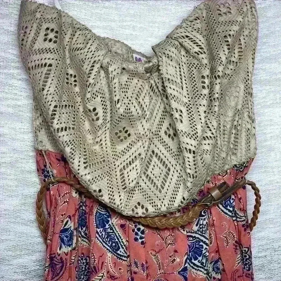 NWOT Strapless Belted Dress Size Small Beautiful Design - Picture 3 of 11